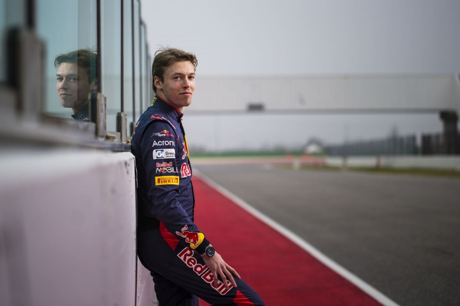 str-2017-kvyat